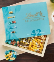 LINDT.CONF.T.27,00 GR.420 CONDIVIDIAMO AZZURRA